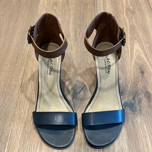 Kenneth Cole Reaction wedges